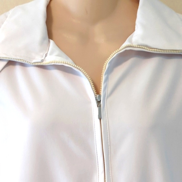 Chico’s Zenergy Golf Convertible Mesh Jacket - Picture 9 of 16